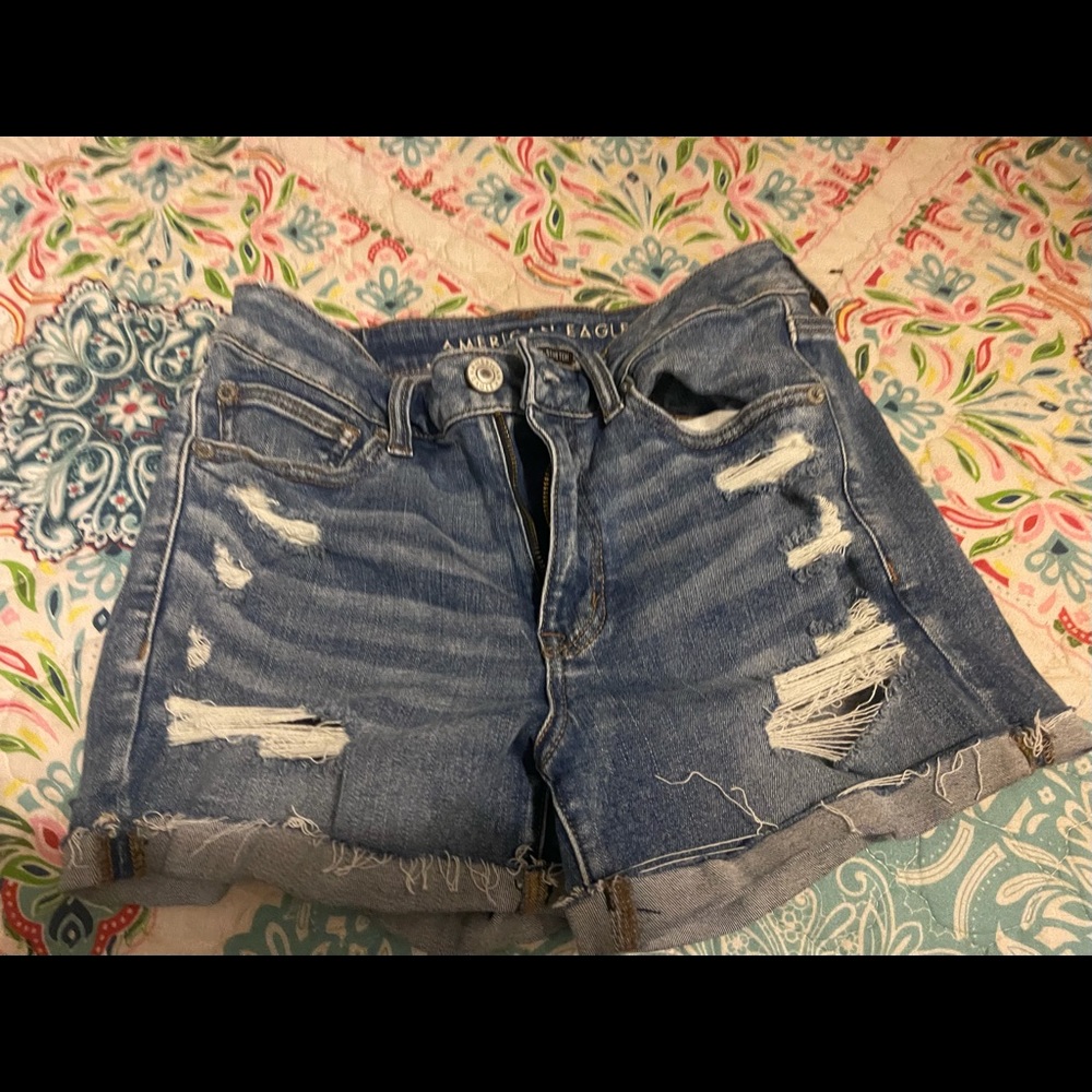 American Eagle shorts size 6. Barely worn